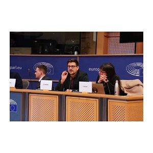 Edemilson Paraná, do INCT-DSI, apresenta relatório no Parlamento Europeu